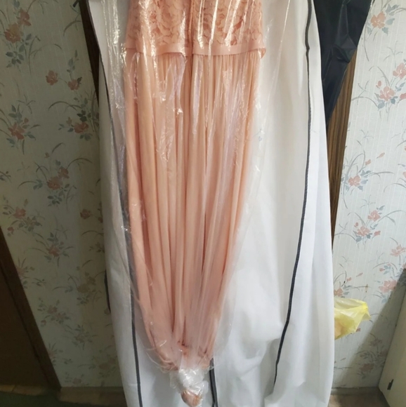 Davids bridal dress - Picture 3 of 3